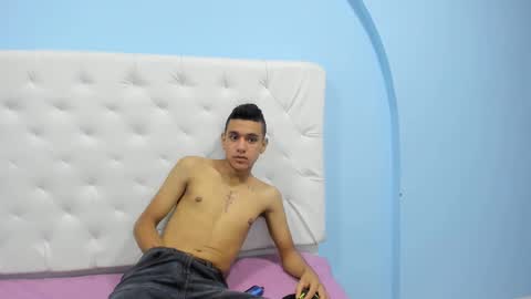 Snapshot of maximuss_19 chatting on January 4, 1:10 pm Maximus online show from January 4, 1:10 pm