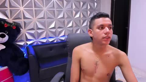 Snapshot of maximuss_19 chatting on January 14, 8:59 pm Maximus online show from January 14, 8:59 pm