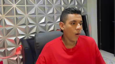 Snapshot of maximuss_19 chatting on January 16, 7:41 pm Maximus online show from January 16, 7:41 pm