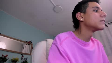 Snapshot of maximuss_19 chatting on January 25, 7:39 pm Maximus online show from January 25, 7:39 pm