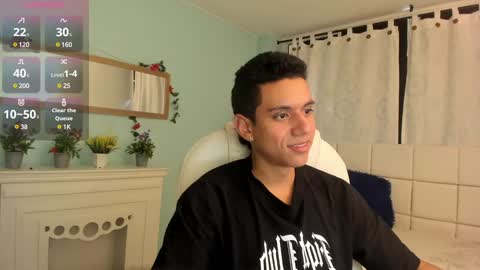 Snapshot of maximuss_19 chatting on January 31, 7:40 pm Maximus online show from January 31, 7:40 pm