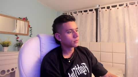 Snapshot of maximuss_19 chatting on February 3, 7:10 pm Maximus online show from February 3, 7:10 pm