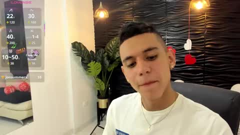 Snapshot of maximuss_19 chatting on February 20, 8:47 pm Maximus online show from February 20, 8:47 pm