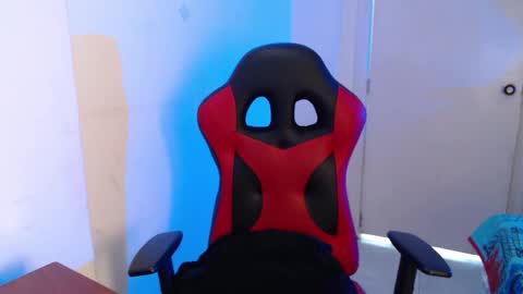 maxinesex_ online show from April 18, 3:16 pm