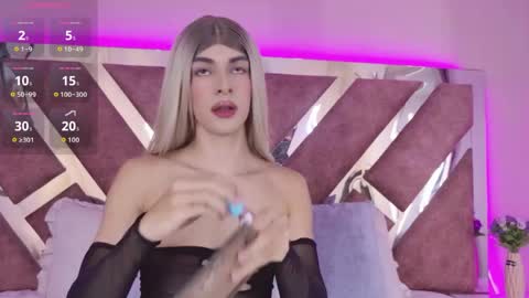 Maxi Rogers online show from June 5, 10:32 am