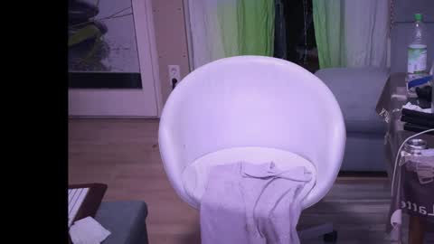 Snapshot of maxofmunich chatting on February 8, 1:09 am Max online show from February 8, 1:09 am