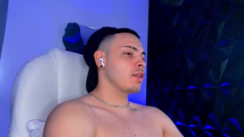 MAX online show from February 8, 6:55 pm