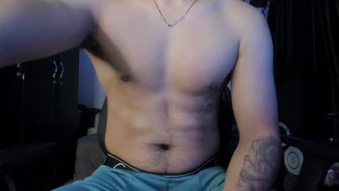 Snapshot of maxximus_10 chatting on January 13, 6:40 am maxximus_10 online show from January 13, 6:40 am