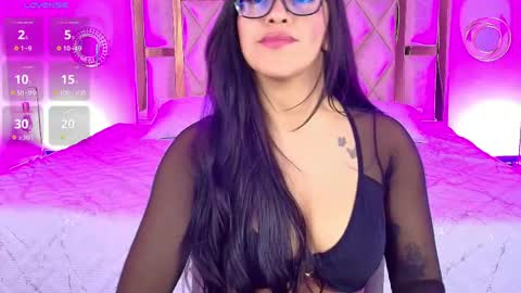 Snapshot of maxxine_vxx chatting on June 8, 3:56 pm Valentina online show from June 8, 3:56 pm