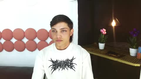 MaxxLouis online show from May 25, 2:23 pm