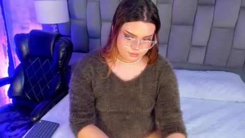 Maxine Minx online show from March 13, 1:01 am