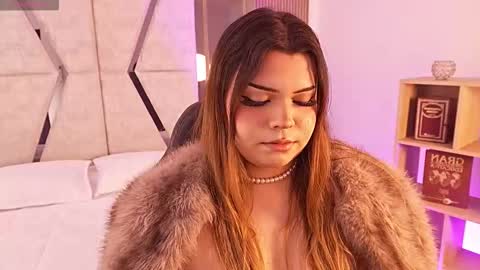 Maxine Minx online show from March 21, 1:21 am