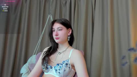 Snapshot of may_yam chatting on March 9, 12:36 am may_yam online show from March 9, 12:36 am