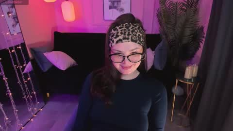 Maya online show from February 22, 2:04 pm