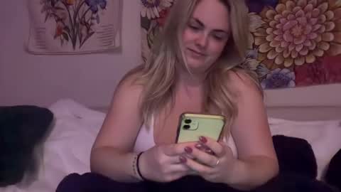 Maya Belle online show from December 10, 3:09 am