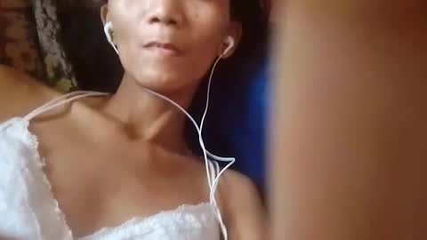 Snapshot of mayacutie1432 chatting on April 6, 2:20 am mayacutie1432 online show from April 6, 2:20 am