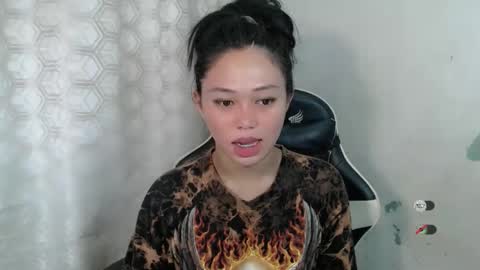 mayasally_ online show from April 7, 9:10 am