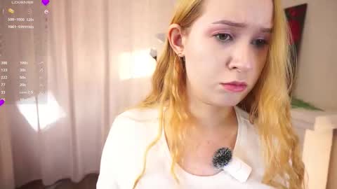 Snapshot of maybellebyone chatting on January 11, 5:51 pm Milina online show from January 11, 5:51 pm