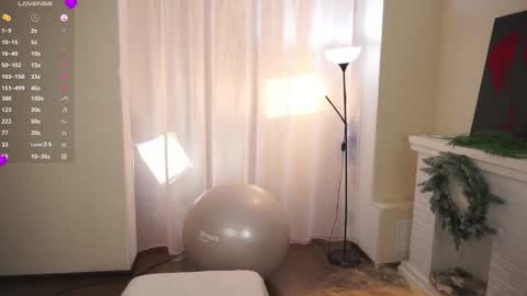 Snapshot of maybellebyone chatting on January 12, 4:56 pm Milina online show from January 12, 4:56 pm