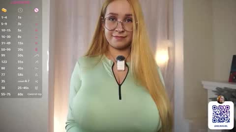 Snapshot of maybellebyone chatting on February 25, 2:27 pm Milina online show from February 25, 2:27 pm