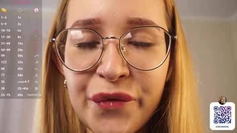 Snapshot of maybellebyone chatting on March 2, 3:30 pm Milina online show from March 2, 3:30 pm