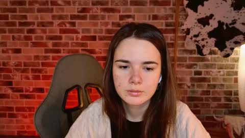 maybloom_ online show from February 18, 6:09 am