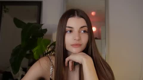 mayttease online show from December 4, 8:01 am