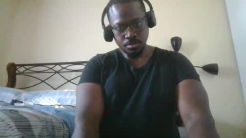Snapshot of mbsupreme chatting on July 9, 11:31 pm Mark online show from July 9, 11:31 pm