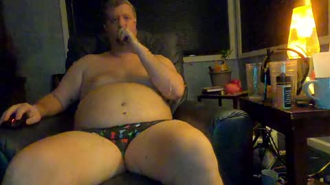 Snapshot of mckhero chatting on December 11, 10:25 am Sean online show from December 11, 10:25 am