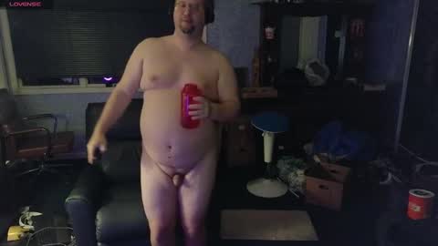 Snapshot of mckhero chatting on December 22, 5:12 am Sean online show from December 22, 5:12 am