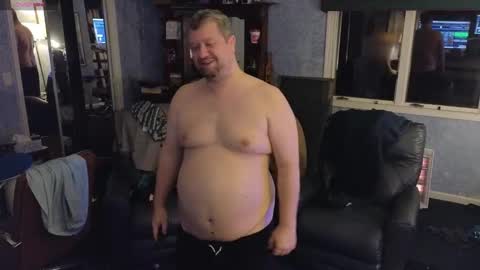 Snapshot of mckhero chatting on December 26, 9:11 am Sean online show from December 26, 9:11 am