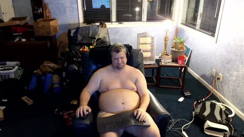 Snapshot of mckhero chatting on January 5, 4:04 am Sean online show from January 5, 4:04 am