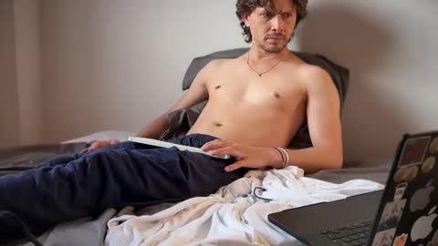 mcklister online show from April 5, 1:19 pm