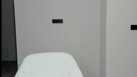 Snapshot of me_lina_ chatting on July 24, 6:50 pm Alice online show from July 24, 6:50 pm