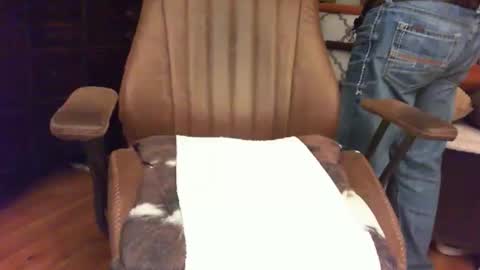 Snapshot of medfirebear chatting on November 7, 1:27 am medfirebear online show from November 7, 1:27 am