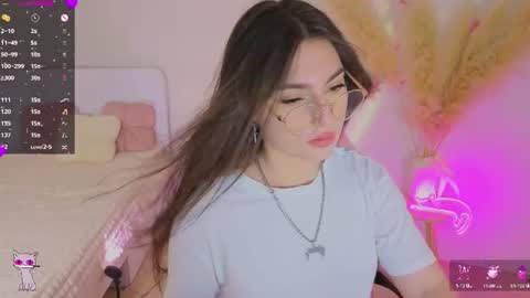 Snapshot of medina_andress chatting on July 14, 8:03 pm Dina online show from July 14, 8:03 pm