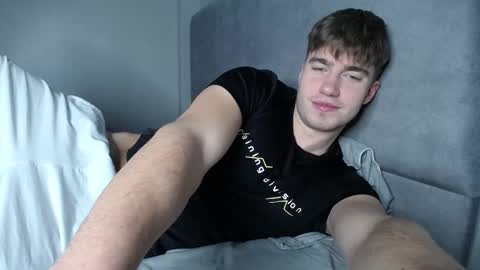 Max online show from December 21, 9:11 pm