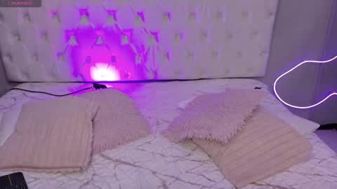 Megan  online show from January 9, 3:31 am