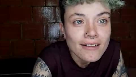 Megan and sophi online show from April 5, 6:43 am