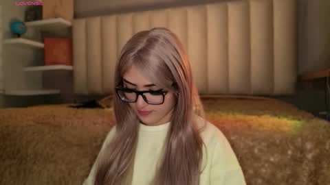 Snapshot of megan_moore__ chatting on February 20, 1:44 pm online show from February 20, 1:44 pm