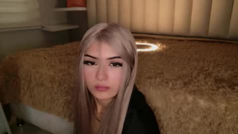 Snapshot of megan_moore__ chatting on March 19, 1:59 pm online show from March 19, 1:59 pm