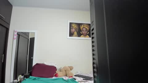 megan        online show from June 6, 2:27 am