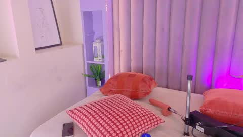 MEGAN online show from June 6, 3:00 am