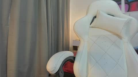 Megan Queen online show from May 11, 12:22 pm