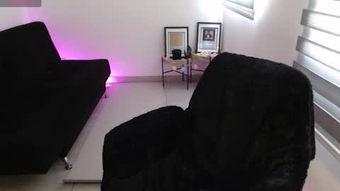 WETWATERMELL online show from April 6, 10:00 pm