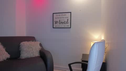 melan_owen online show from November 25, 11:10 am