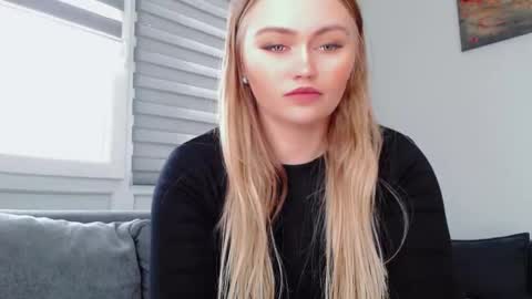 Melania online show from April 26, 12:03 pm