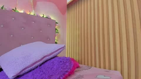 melanie__evans online show from April 25, 1:41 pm