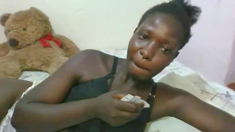 melanie_bae1 online show from May 6, 7:30 pm