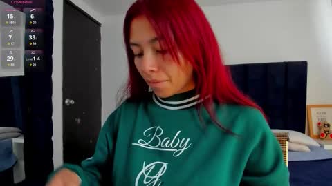 Melanie roux  online show from March 25, 12:22 pm